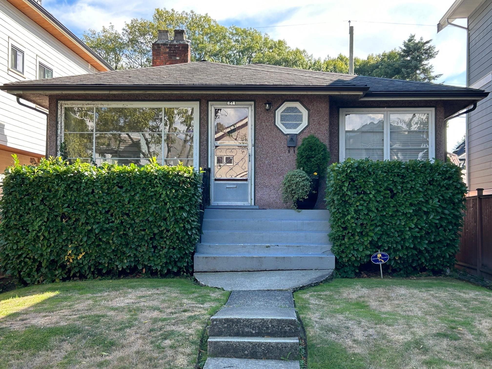I have sold a property at 844 19TH AVE W in Vancouver
